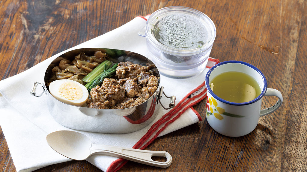 魯肉飯弁当と「047 釜炒りはるもえぎ」で旅気分!スパイシーなお茶のレシピ