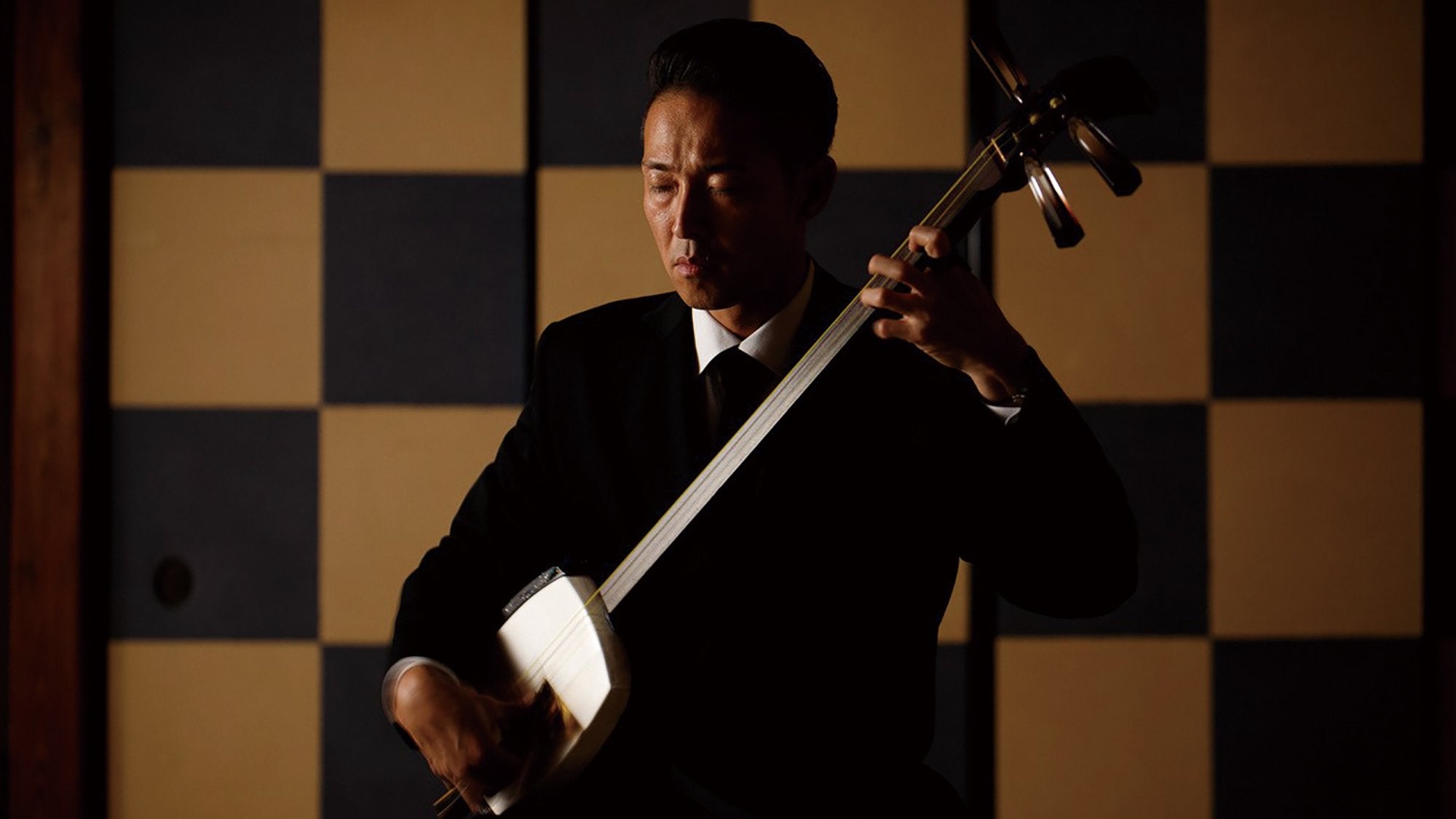 久保田直子インタビュー ストリートから生まれた津軽三味線の、100年後のスタンダードを目指して。津軽三味線奏者・久保田祐司さんインタビュー – 煎茶堂東京オンライン