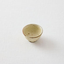 画像をギャラリービューアに読み込む, 天野千香 ヒビ粉引茶杯