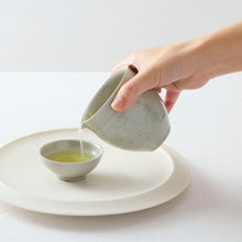 画像をギャラリービューアに読み込む, 齋藤有希子 牡丹唐草白釉茶海