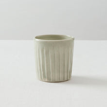 画像をギャラリービューアに読み込む, 光藤佐 白磁鎬カップ