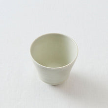 画像をギャラリービューアに読み込む, 土井善男 緑白釉カップ