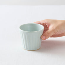 画像をギャラリービューアに読み込む, 土井善男 乳白釉シノギ猪口