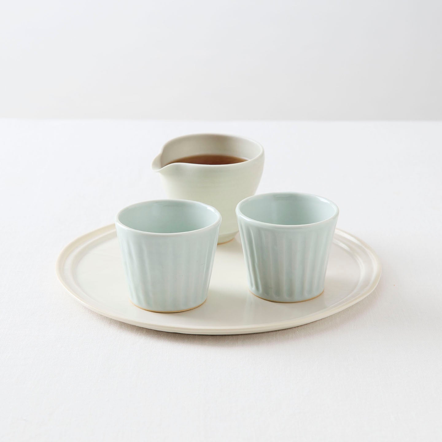 土井善男 乳白釉シノギ猪口(土井善男) – 煎茶堂東京オンライン