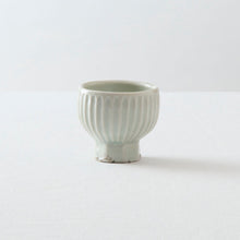 画像をギャラリービューアに読み込む, タナカシゲオ 白瓷高台面取鎬盃(約60ml)