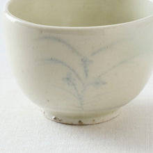 画像をギャラリービューアに読み込む, タナカシゲオ 青花秋草文盃(約70ml)