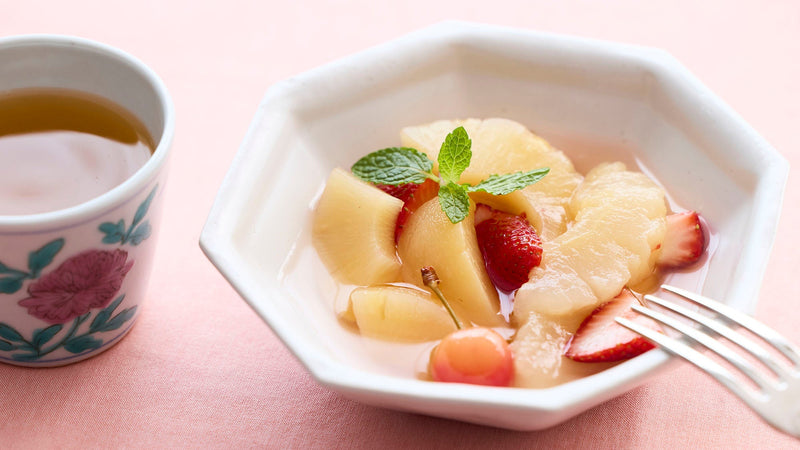 夏のレシピ。「和紅茶 さやまかおり」とフルーツポンチで華やかに