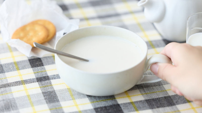 冬のゆっくりタイムに。「烏龍茶 べにふうき」で作る、香りたつミルクティー