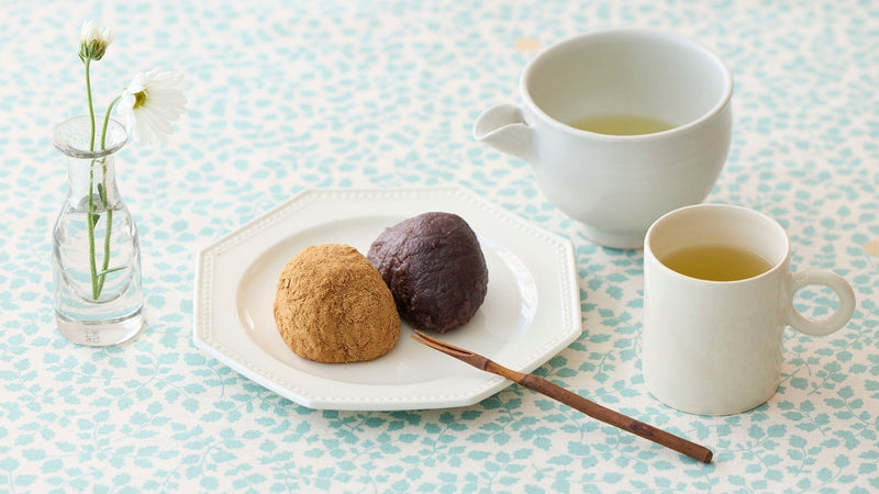 春の彼岸は、おはぎ？ぼたもち？　呼び名の違いと「ぼたもちに合うお茶」