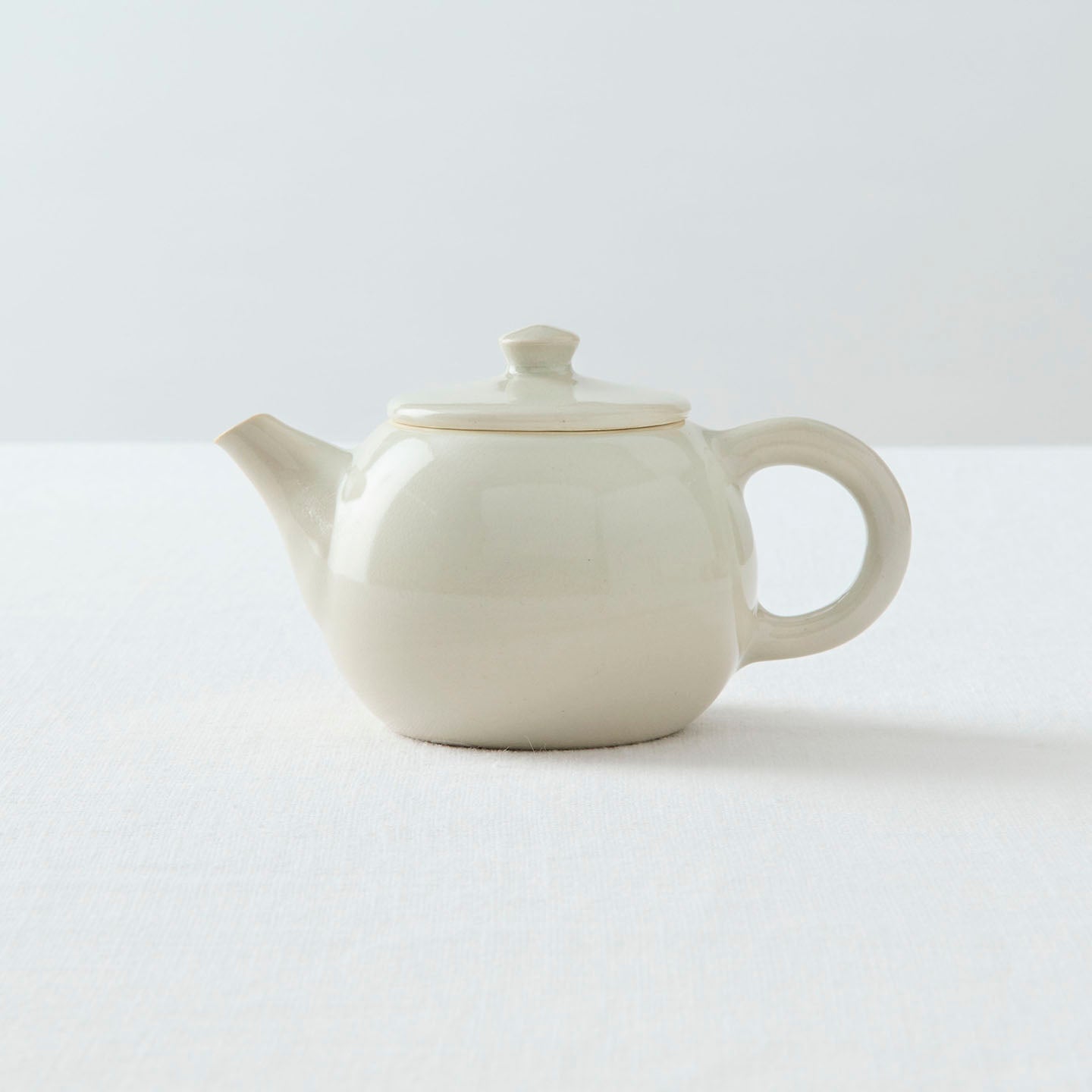 北井里佳 白土茶壺 丸(北井里佳) – 煎茶堂東京オンライン