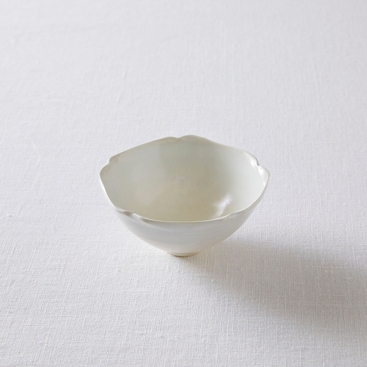 中里花子 粉引 高台鉢白釉 陶印あり 作家物 中里花子 花弁小鉢(中里花子) – 煎茶堂東京オンライン