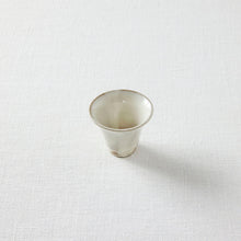 画像をギャラリービューアに読み込む, 荒賀文成 粉引き茶杯
