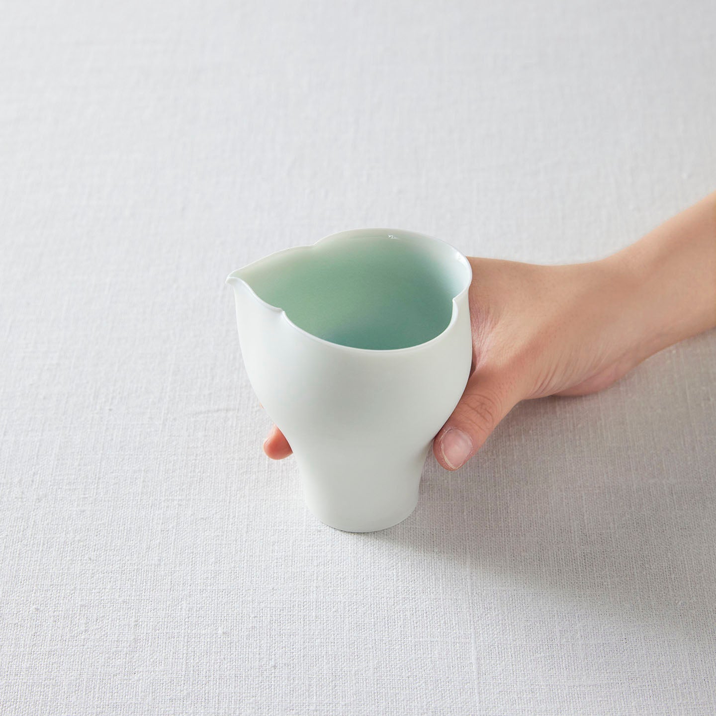 村田匠也 青白磁葉形片口(村田匠也) – 煎茶堂東京オンライン