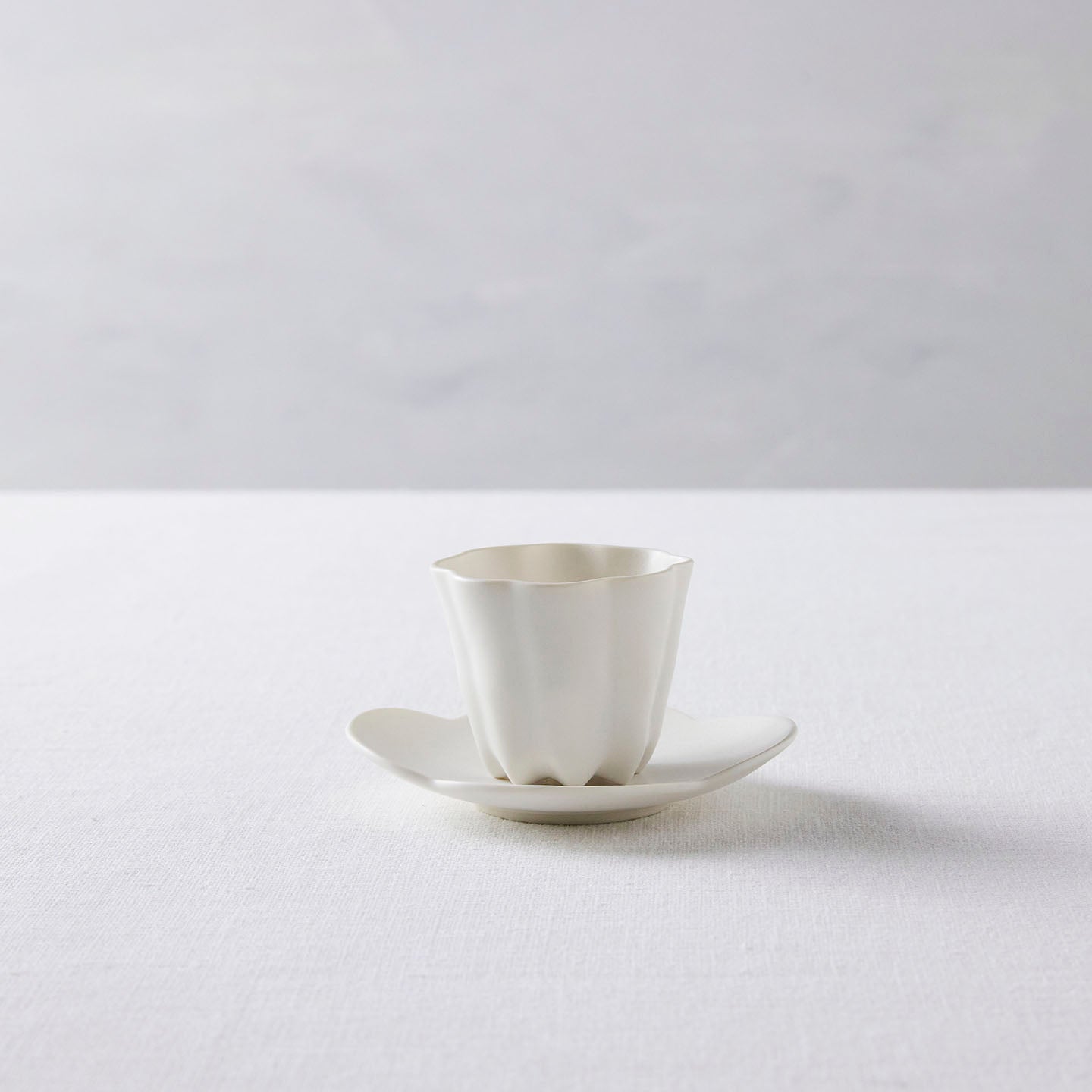 美品 ティータイムプリントスカート アイボリー ティーカップ お茶会 リボン 美品 ティータイムプリントスカート アイボリー ティーカップ お茶会