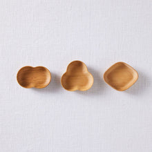 画像をギャラリービューアに読み込む, 四十沢木材工芸 豆皿
