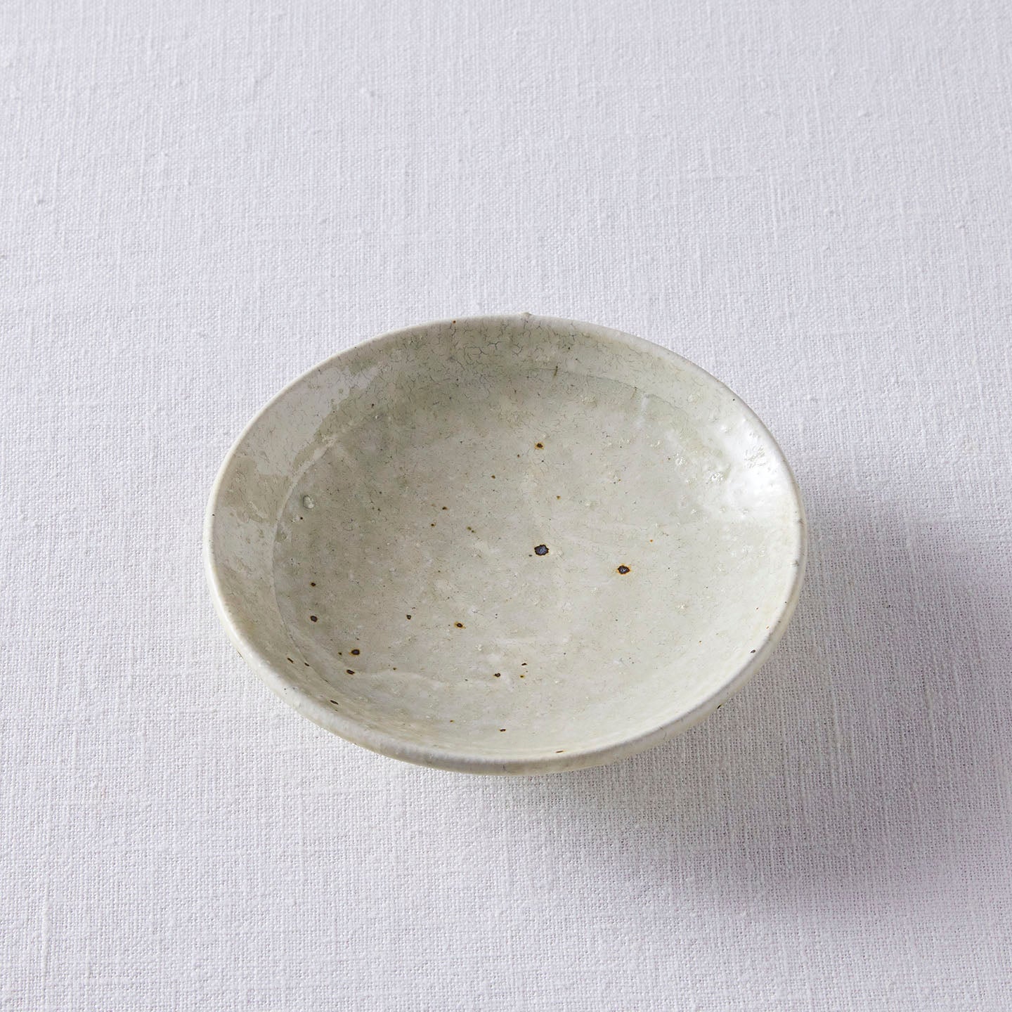 表情豊かな一枚。田中大輝さんの「粉引き楕円皿」 – 煎茶堂東京オンライン