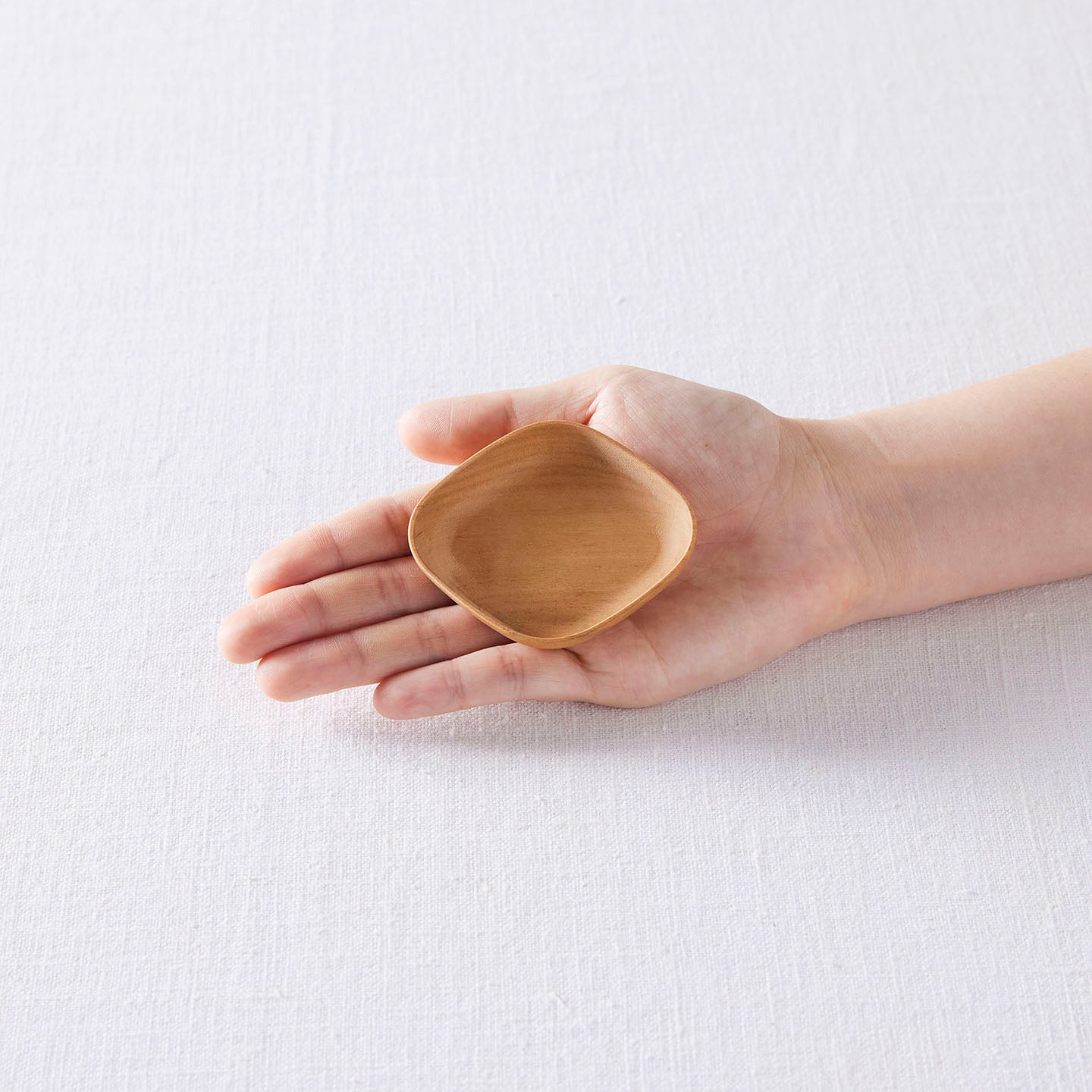 木製の皿 美術品 r_q1909ss_1.jpg