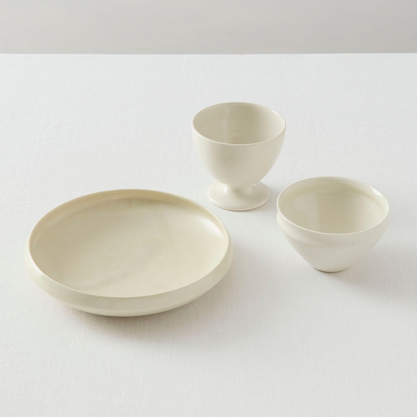 新品・陶芸品・灰釉の器・和菓子皿 千田稚子 灰釉縁立皿(千田稚子) – 煎茶堂東京オンライン