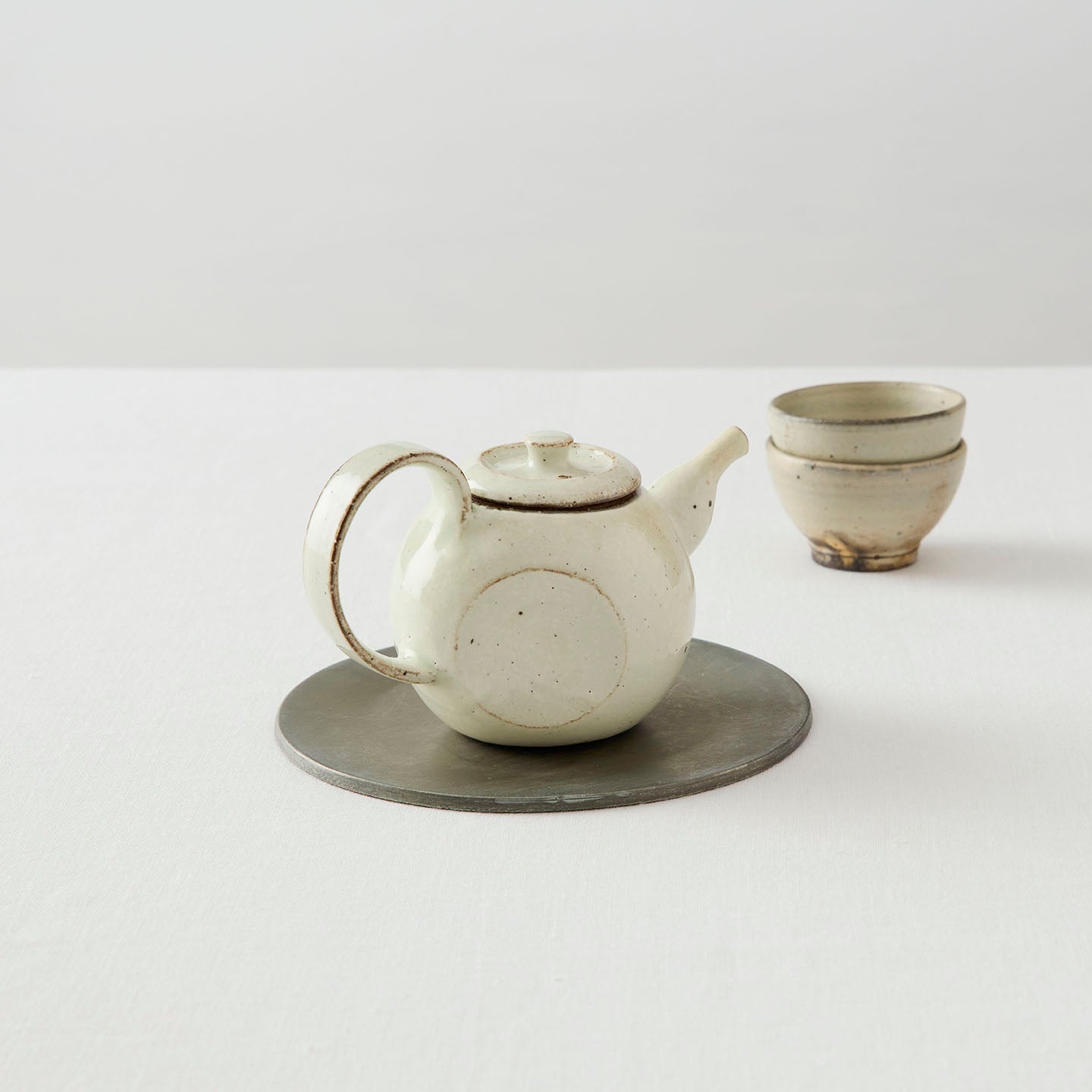 明治期 白泥獣口 提手式急須 高台水注 煎茶道具★時代物★希少品 Amazon | 明治期 白泥獣口 提手式急須 高台水注 煎茶道具時代
