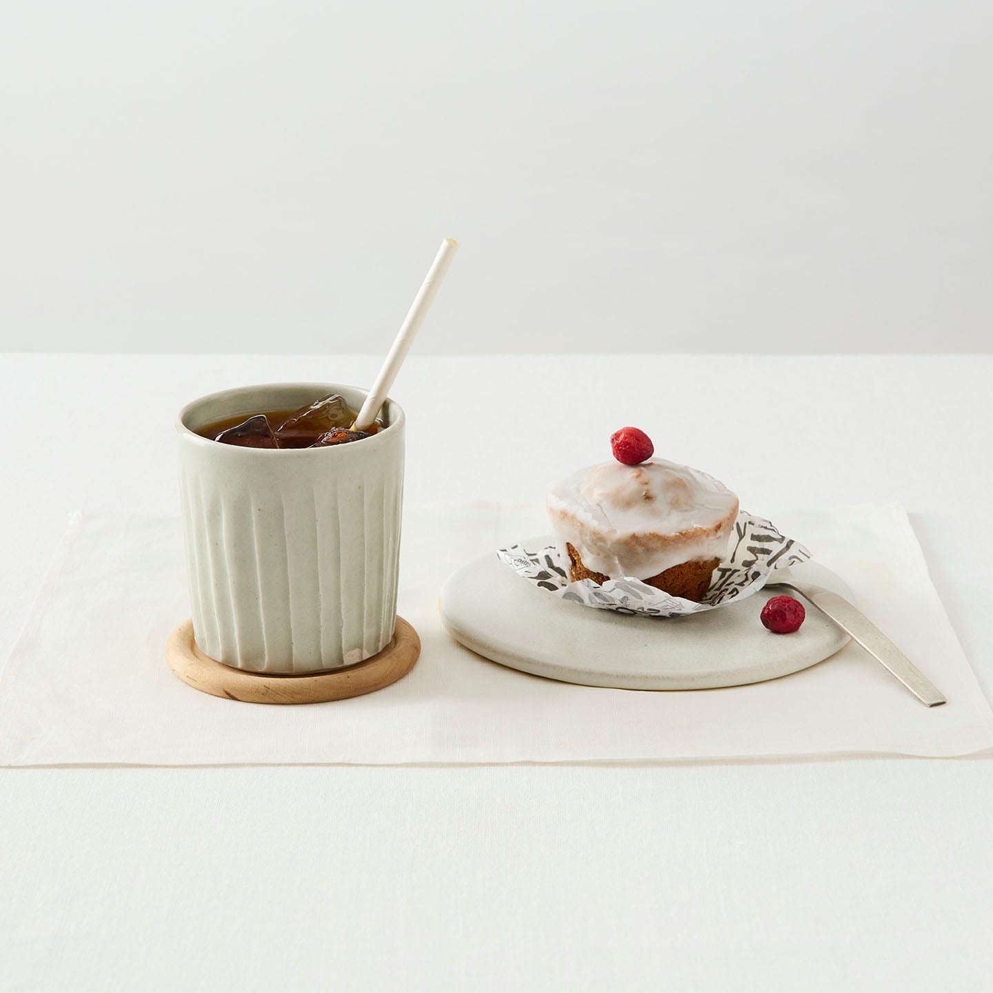 光藤佐 白磁鎬カップ(光藤佐) – 煎茶堂東京オンライン