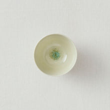 画像をギャラリービューアに読み込む, 稲村真耶 月光釉茶杯
