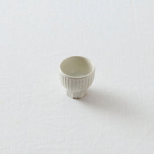 画像をギャラリービューアに読み込む, タナカシゲオ 白瓷高台面取鎬坏（約20ml）

