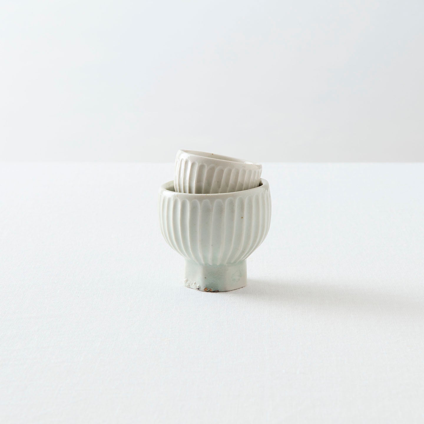 タナカシゲオ 白瓷高台面取鎬盃（約60ml）(タナカシゲオ) – 煎茶堂東京