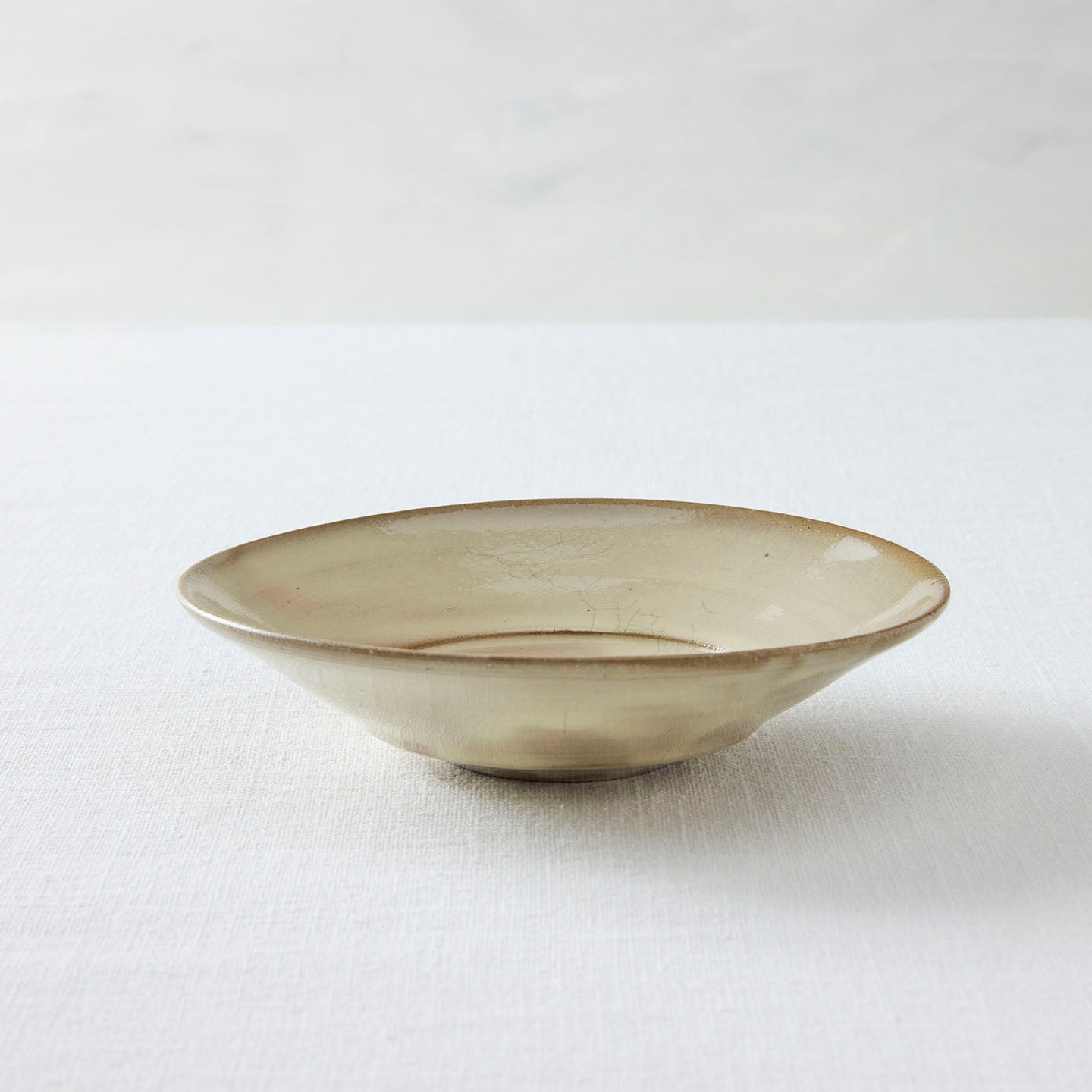 荒賀文成 ヒビ粉引き5寸つば皿(荒賀文成) – 煎茶堂東京オンライン