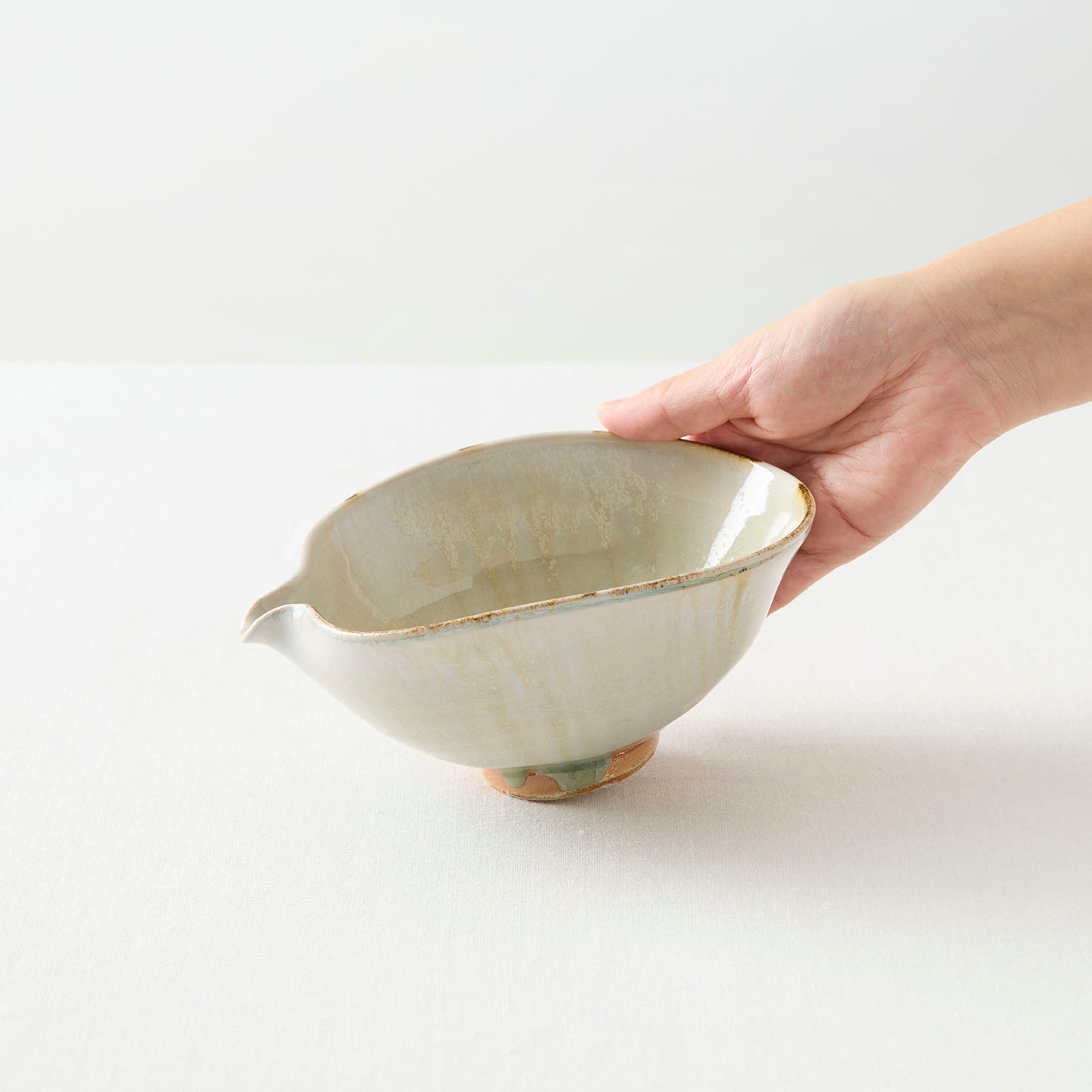 光藤佐 白磁片口酒注5寸(光藤佐) – 煎茶堂東京オンライン