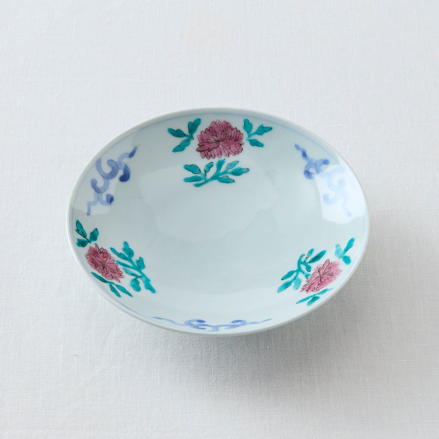 清水なお子 色絵牡丹唐草6寸浅鉢(清水なお子) – 煎茶堂東京オンライン