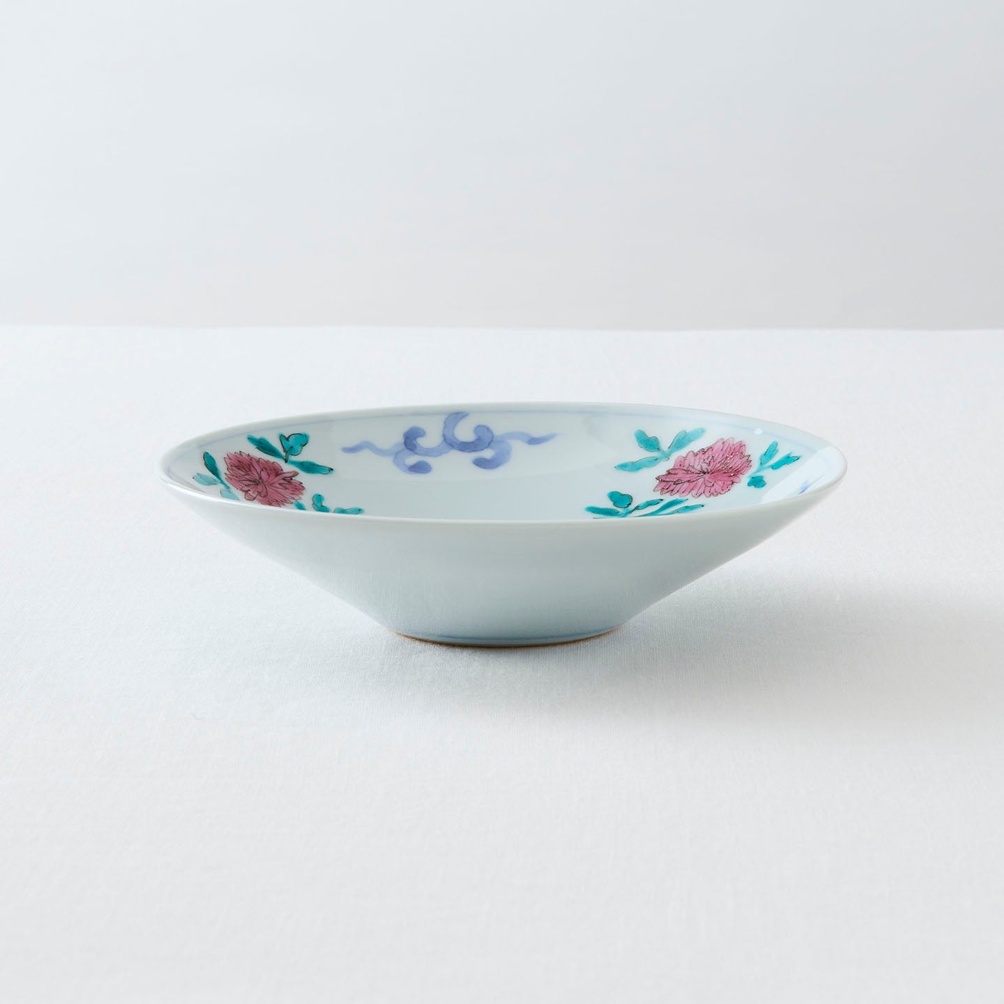 清水なお子 色絵牡丹唐草6寸浅鉢(清水なお子) – 煎茶堂東京オンライン