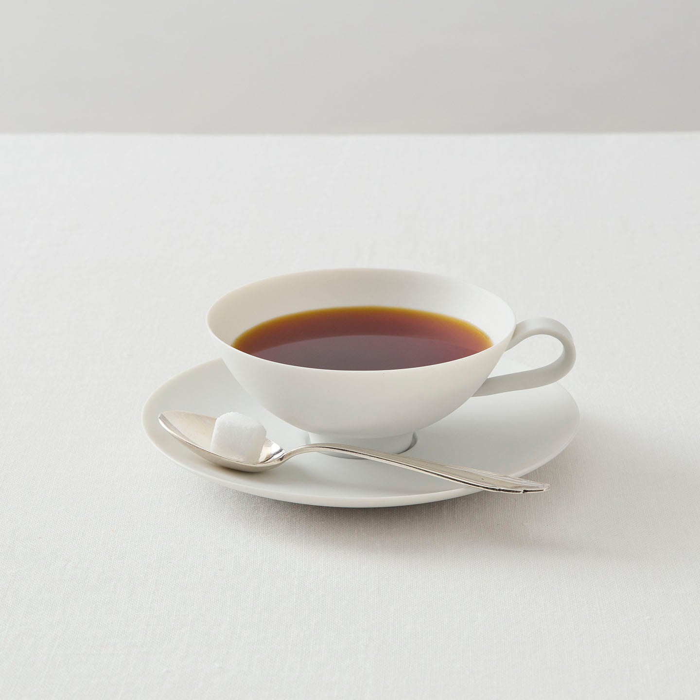 じんわりと心に光を灯す。森岡希世子さんの器 – 煎茶堂東京オンライン