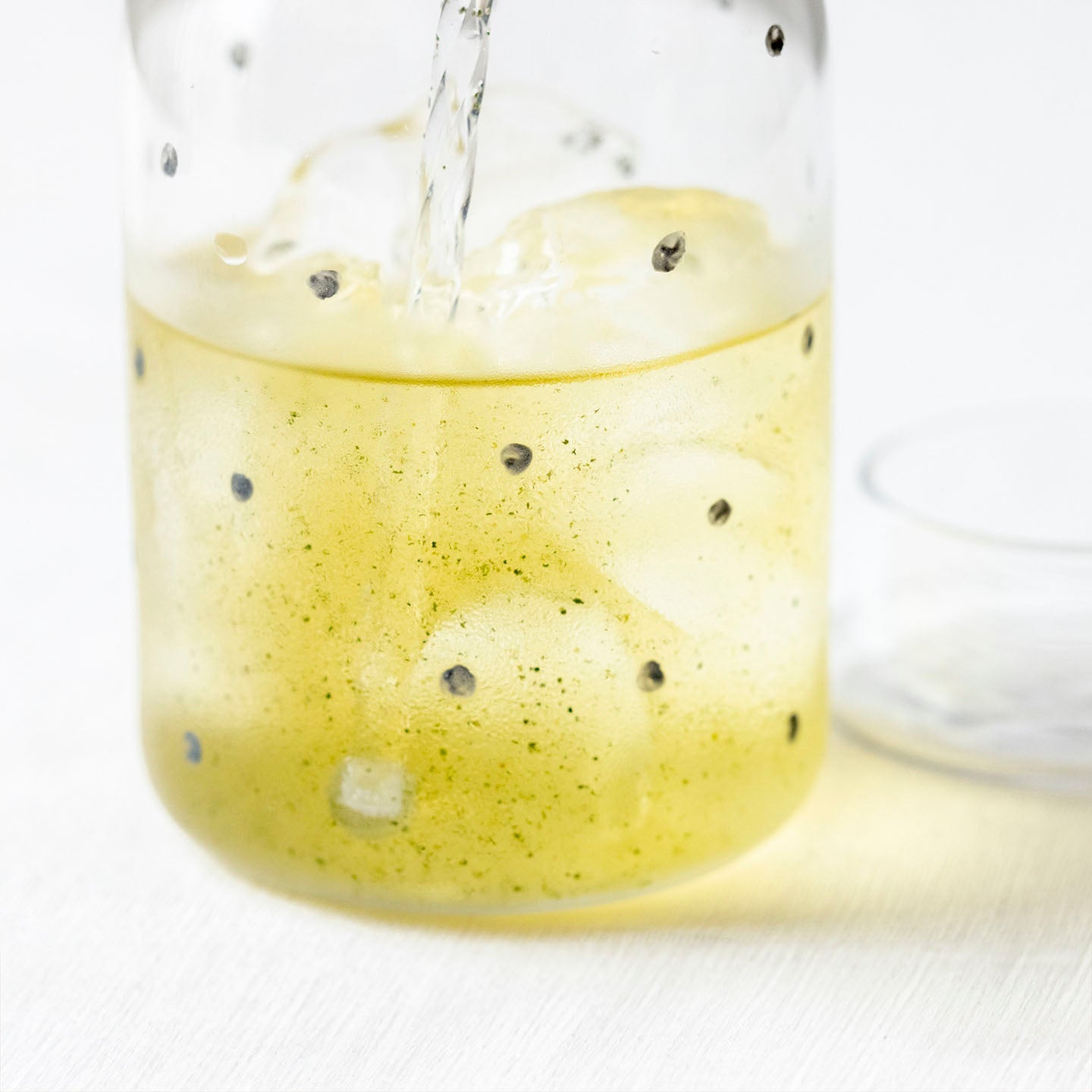 黒川登紀子 サーバー蓋つきシルバードット(黒川登紀子) – 煎茶堂東京