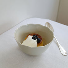 画像をギャラリービューアに読み込む, 三浦ナオコ 輪花碗
