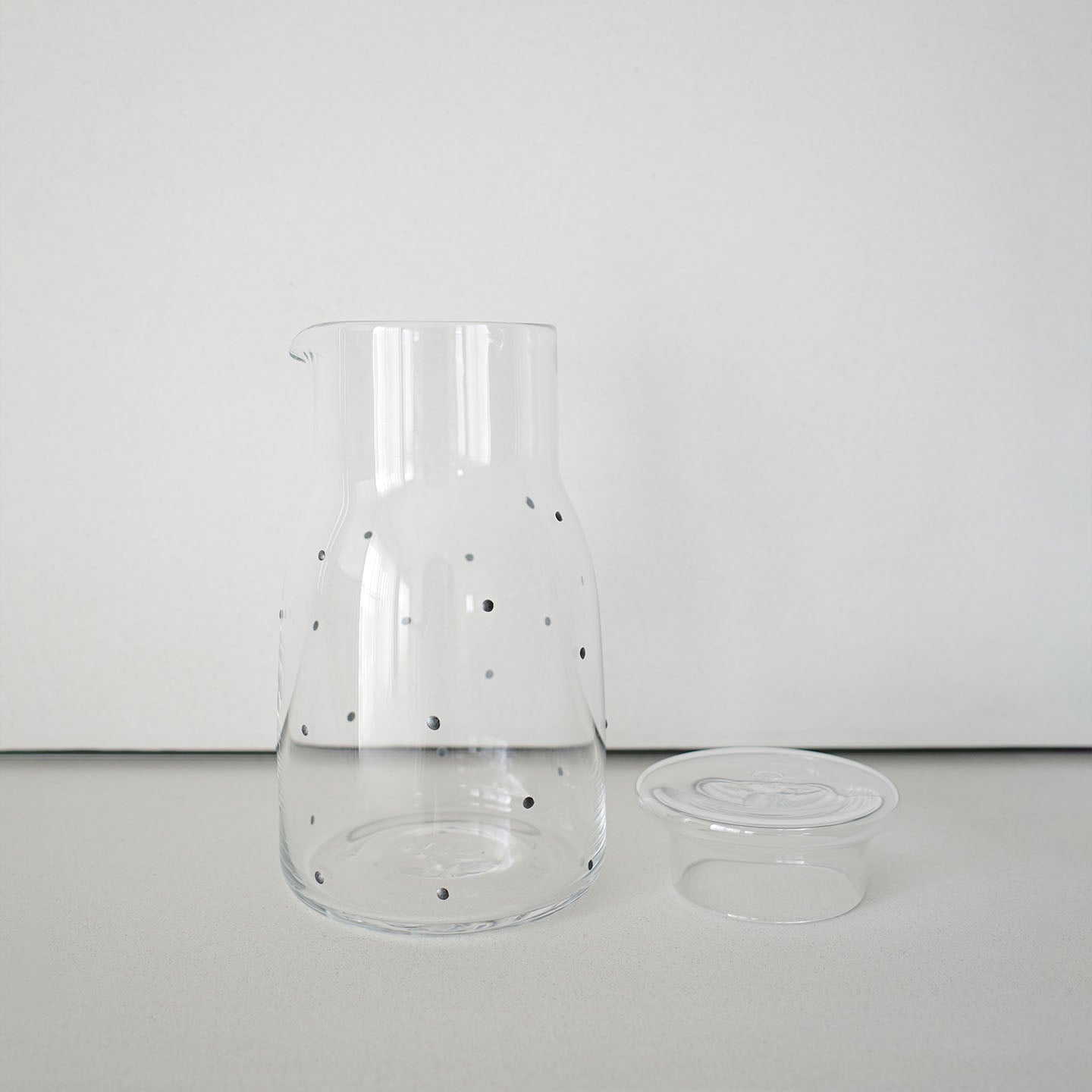 黒川登紀子 サーバー蓋つきシルバードット(黒川登紀子) – 煎茶堂東京