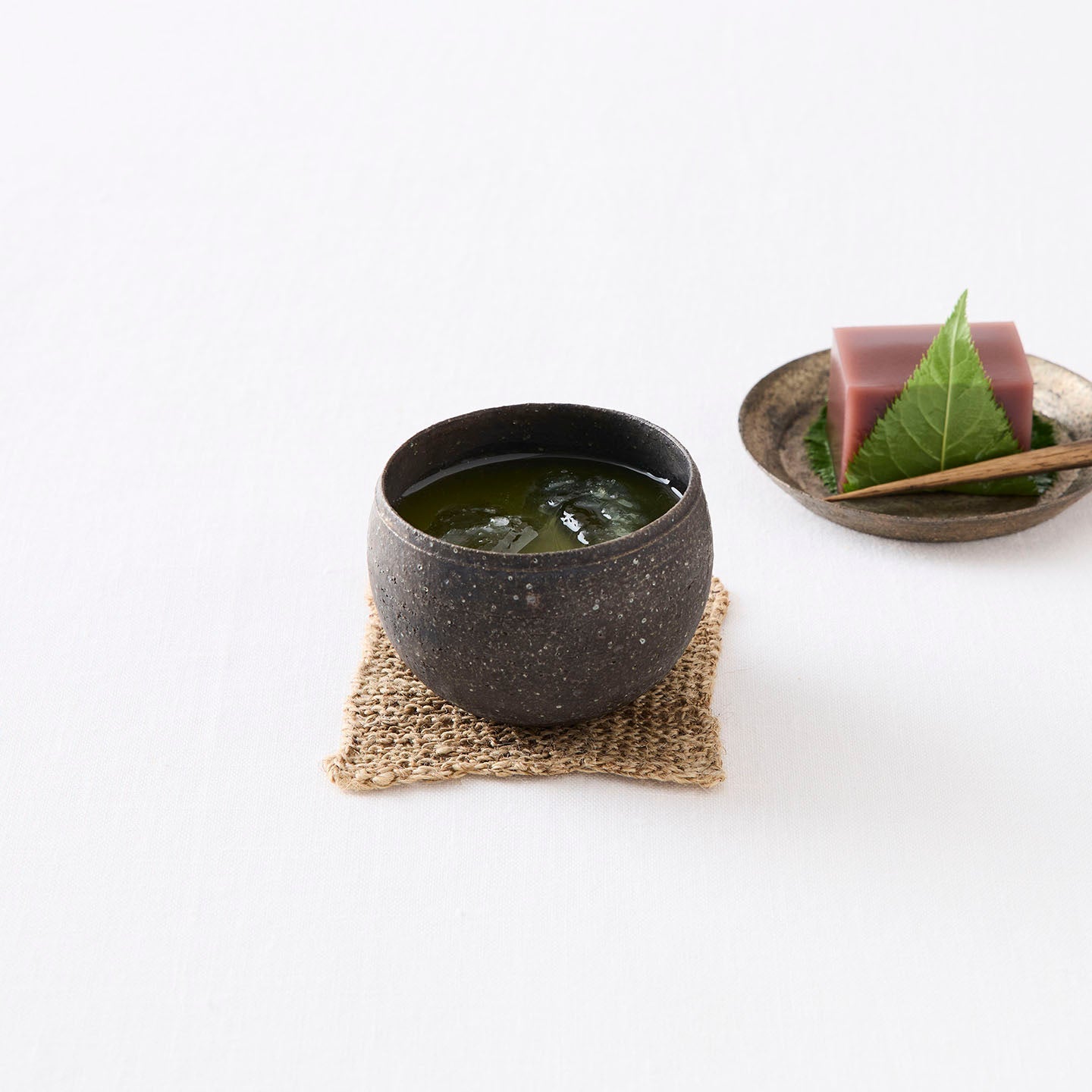 静寂を映し出す。遠藤岳さんの茶器 – 煎茶堂東京オンライン