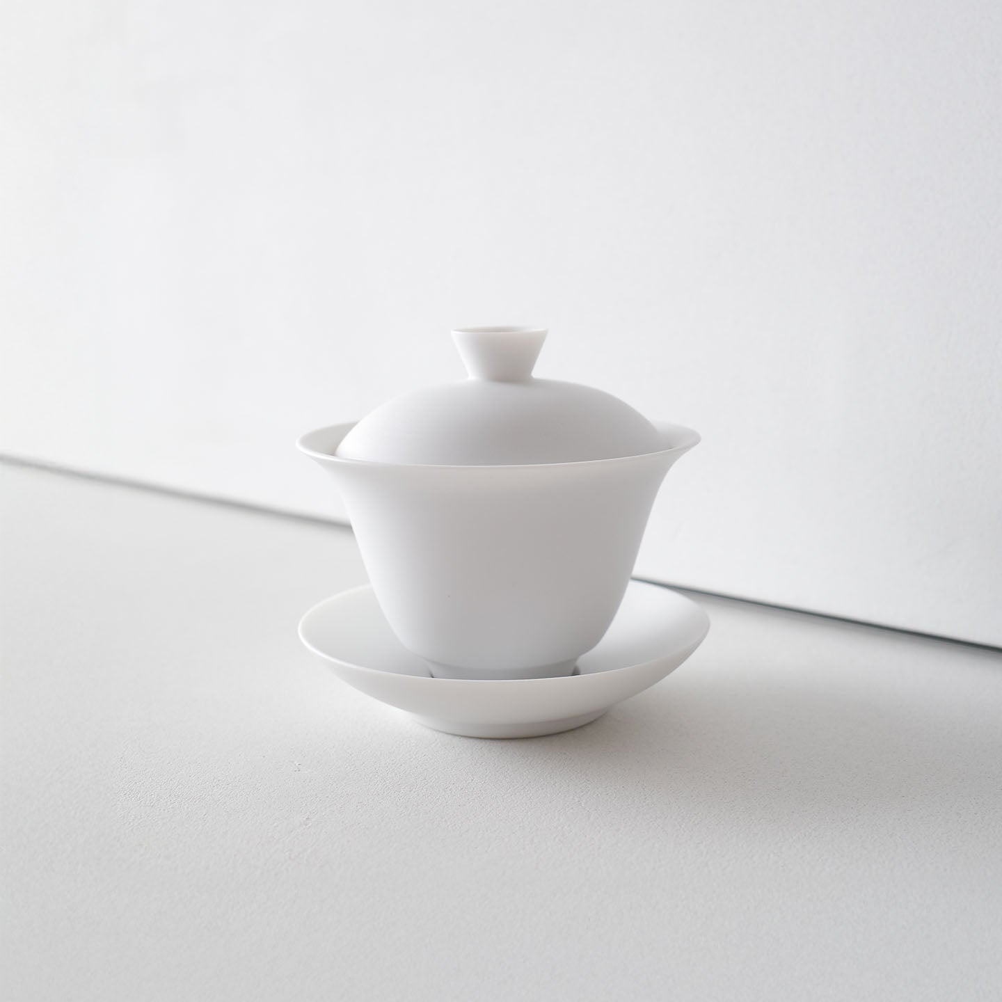 雨の日のお茶時間に、心を整える器。森岡希世子「蓋碗」 – 煎茶堂東京